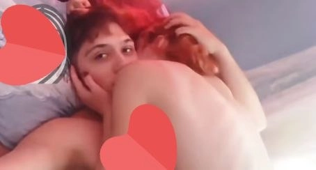 Pembe Saçlı Tatlı Kucakta
