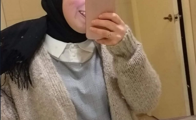 Türbanlı Genç Kızın Videoları