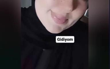 Türbanlı Yaramaz Kız