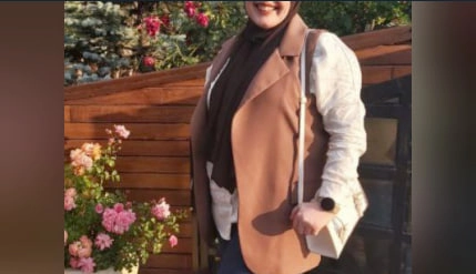 Türbanlı Hemşire Beyaz Tenli Semra