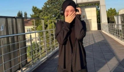 Türbanlı Nur