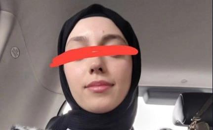 Türbanlı Sıla'nın geniş arşivi