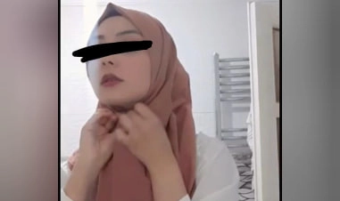 Türbanlı kızın küçük memisleri çok tatlı
