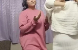 Ev kızları yayın açmış  azgınlıları tavan yapmış bol  video türbanlı