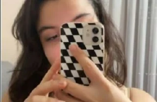 Üniversiteli Berfin Azıyor