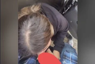 Ormanlık alanda çıtır kız Arkadaşı Büşraya sakso çektiriyor