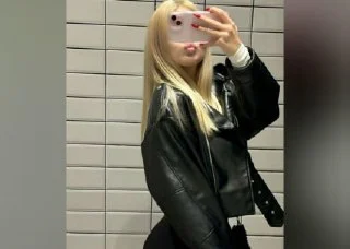 Sarışın Feride, 23 yaşında, c2 üzerinden düşürülmüş, fantzi yapmayı seviyormuş, videolu içeriktir