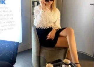Sarışın Milf Zevk Almak İstiyor