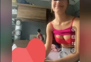 Tatlı kızın videoları