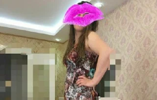 Türbanlı Kızın Sevgilisine Attığı Göğüs Videosu ve Efsane Ev Kadını