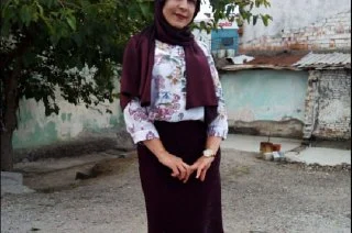 Effsane Evli Türbanlı Çiçek