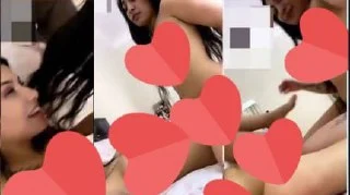 Kendi gibisini bulmuş amcığının üstüne binen Sude