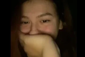 M*melerine Düşkün Sude